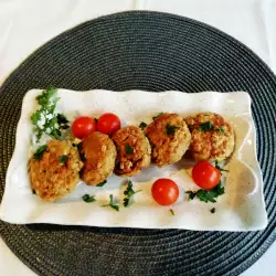 Сочни кюфтенца от соева кайма (ЗА ПРЕВОД)
