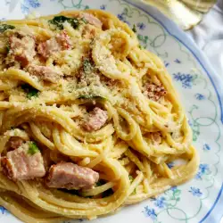 Espaguetis a la Carbonara con Bacon y Nata