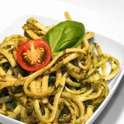 Platos vegetarianos con espaguetis