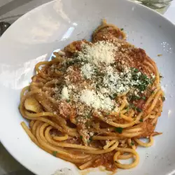 Espaguetis con anchoas y almendras