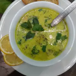 Sopa vegetariana con verduras deshidratadas