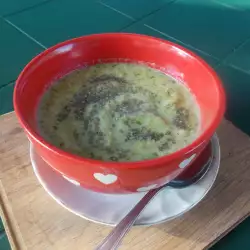 Sopa de verduras con perejil