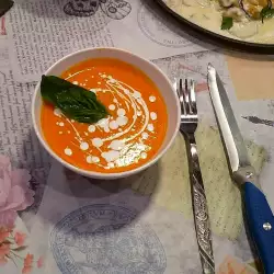 Crema de verduras con tomate