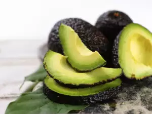 ¿Cómo le das aguacate a un bebé?