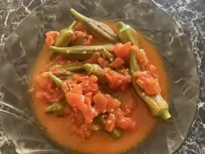 Guiso de okra y tomate