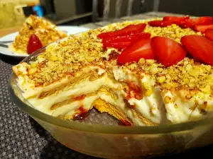 Tarta de galletas con crema pastelera y fresas