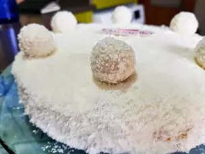 Tarta Raffaello de galletas con tres tipos de crema