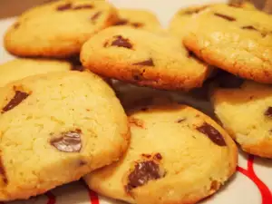 Galletas crujientes con trocitos de chocolate