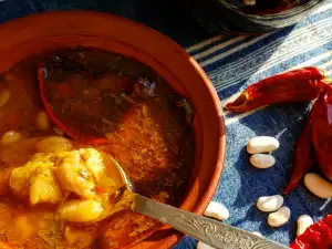 Potaje de alubias con codillo de cerdo