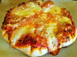 Pizza con corazón de queso