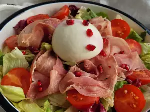 Ensalada de granada y queso burrata