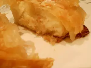 Bougatsa - pastel griego con crema de sémola