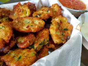 Buñuelos de calabacín, queso y menta