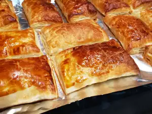 Napolitanas fáciles con relleno salado