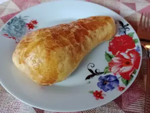 Peras rellenas envueltas en hojaldre