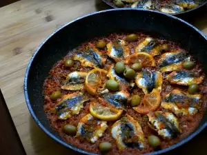 Sardinas en salsa roja