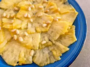 Carpaccio de piña con aliño de miel