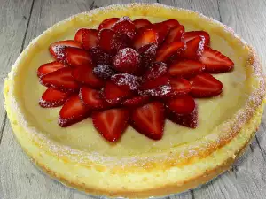 Tarta clásica de queso con fresas (horneada)