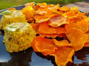 Chips de batata con paté de calabacín