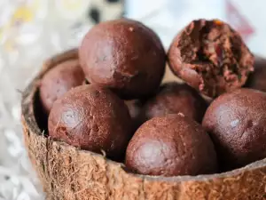 Bombones de chocolate con dátiles