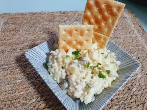 Ensaladilla de cuscús con mayonesa y pollo