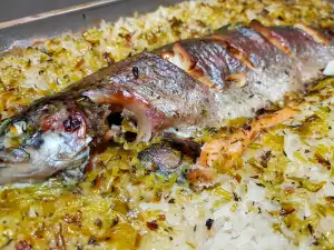 Trucha arcoíris al horno con arroz y puerros