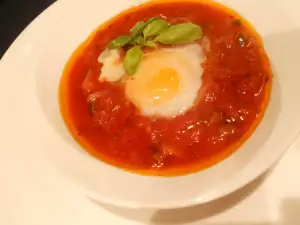 Sopa de tomate con tomates secos