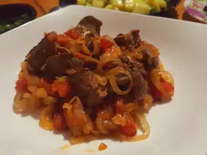 Higaditos encebollados con tomate