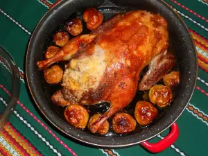 Pato relleno de arroz y manzanas