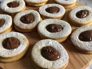 Galletas blandas, rellenas de chocolate