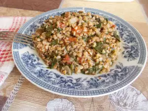 Ensalada templada de trigo sarraceno y espinacas