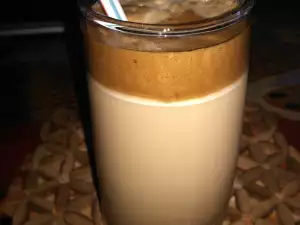 Frappé con leche