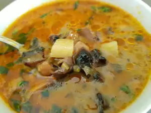 Sopa de champiñones con puerros y patatas