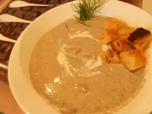 Crema de champiñones y boletus con nata