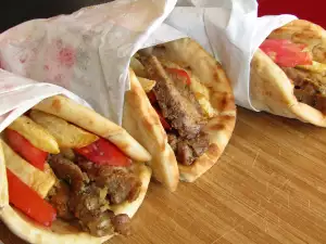 Gyros - döner kebab griego