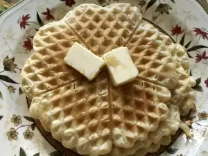 Gofres con jarabe de arce y mantequilla