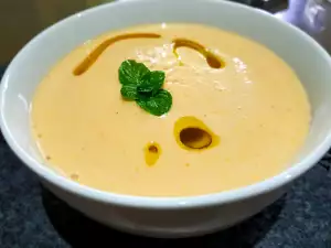 Sopa fría de tomate griega