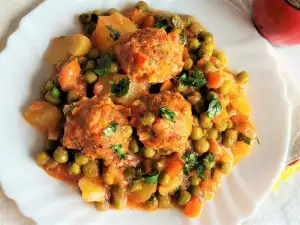 Albóndigas de carne al horno con guisantes