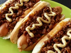 Perritos calientes con salsa de ternera picante