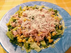 Ensalada Iceberg con Atún y Parmesano