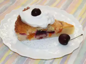 Clafoutis con cerezas y albaricoques