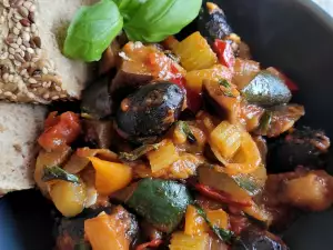 Caponata italiana de berenjena