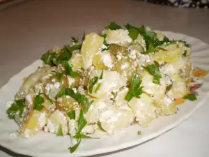 Ensalada de patatas con puerros y queso