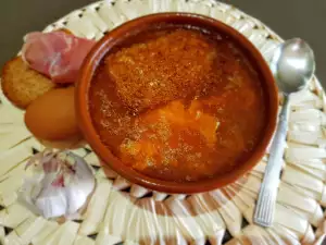 Sopa de ajo castellana