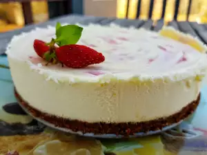 Tarta keto con fresas y mascarpone