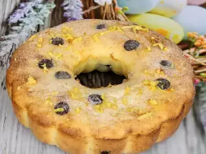 Bizcocho keto de almendras con limón y gotas de chocolate