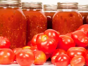 ¿Cómo conservar los tomates en tarros?