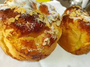 Brioches esponjosos con especias aromáticas