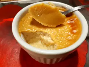 Flan de huevo con azúcar moreno