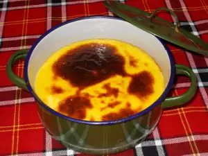 Flan de huevo en una olla